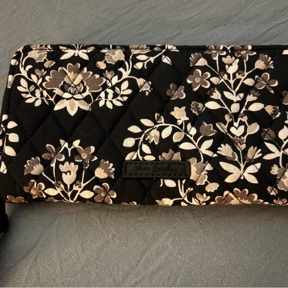 Vera Bradley Black and White Quilted Wallet - Picture 1 of 4
